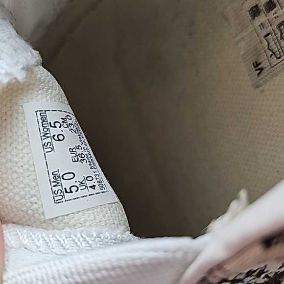 VANS CLASSIC SLIP ON FLORAL PRINT SHOES,  WOMANS SIZE 6.5 GUC - Picture 11 of 12